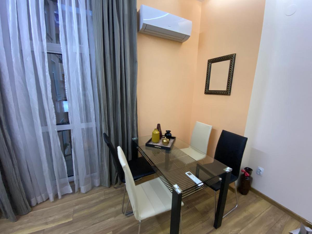 Cozy In Downtown - Tsar Samuil Street Apartament